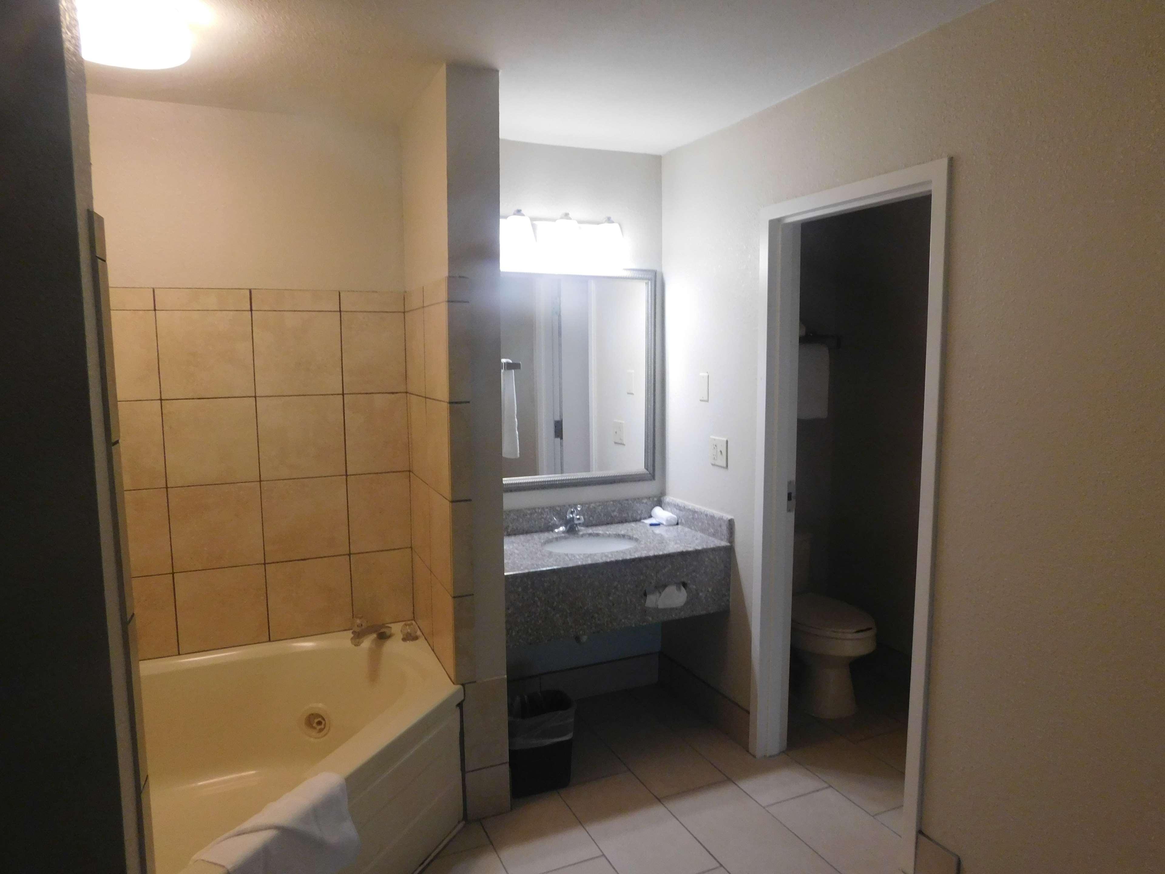 Best Western Shenandoah Inn Нюнан Екстериор снимка