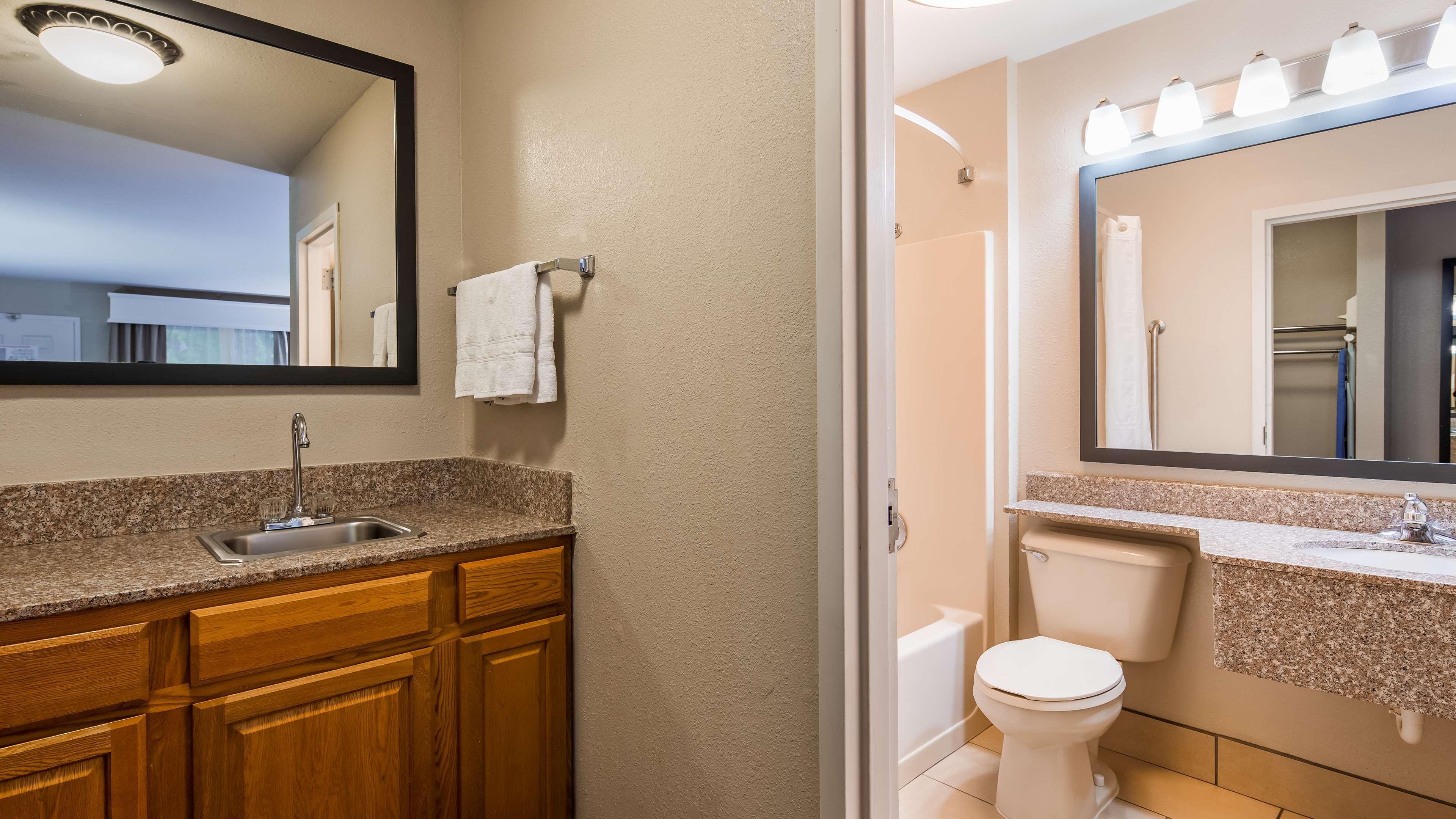 Best Western Shenandoah Inn Нюнан Екстериор снимка