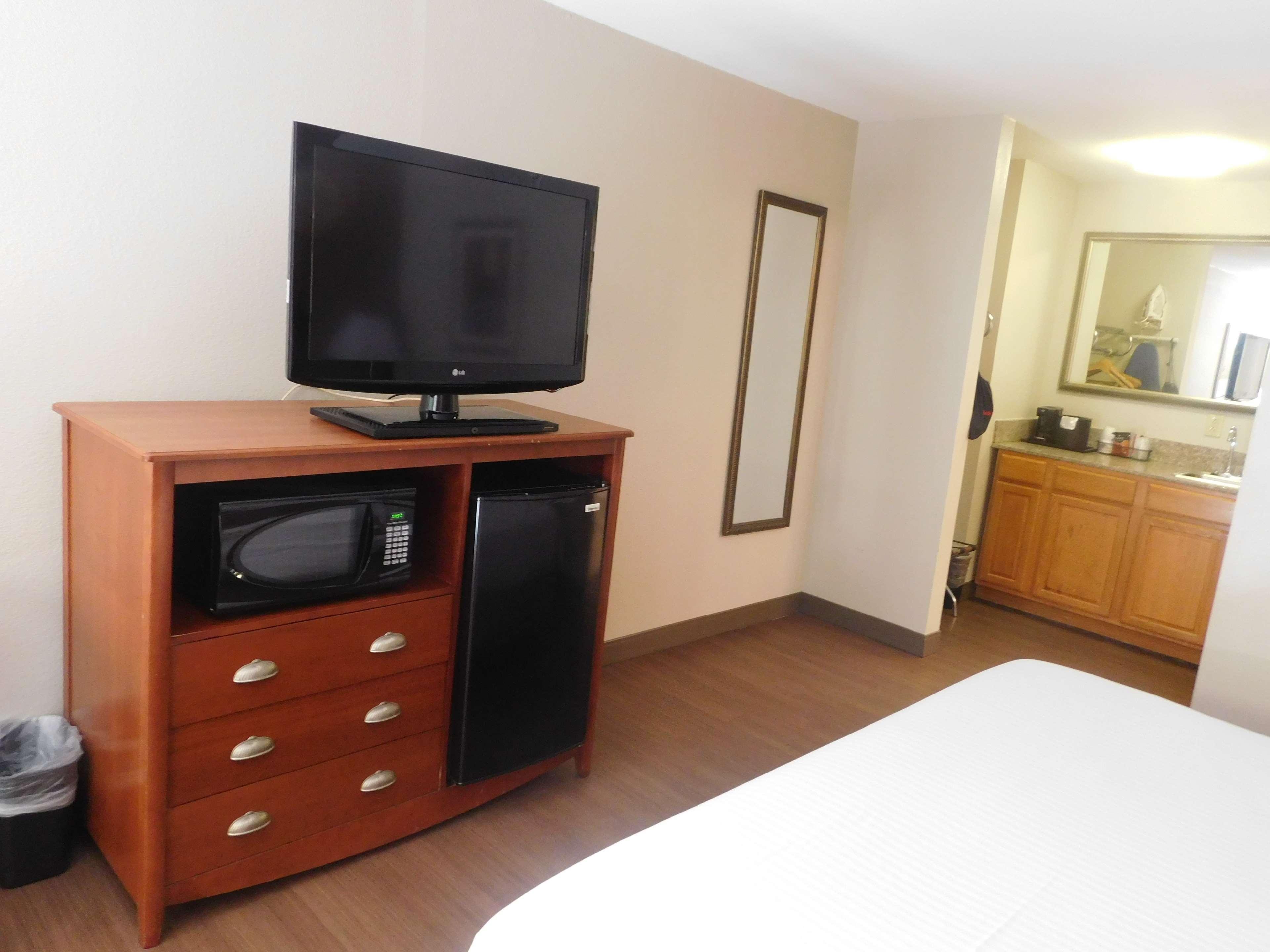 Best Western Shenandoah Inn Нюнан Екстериор снимка