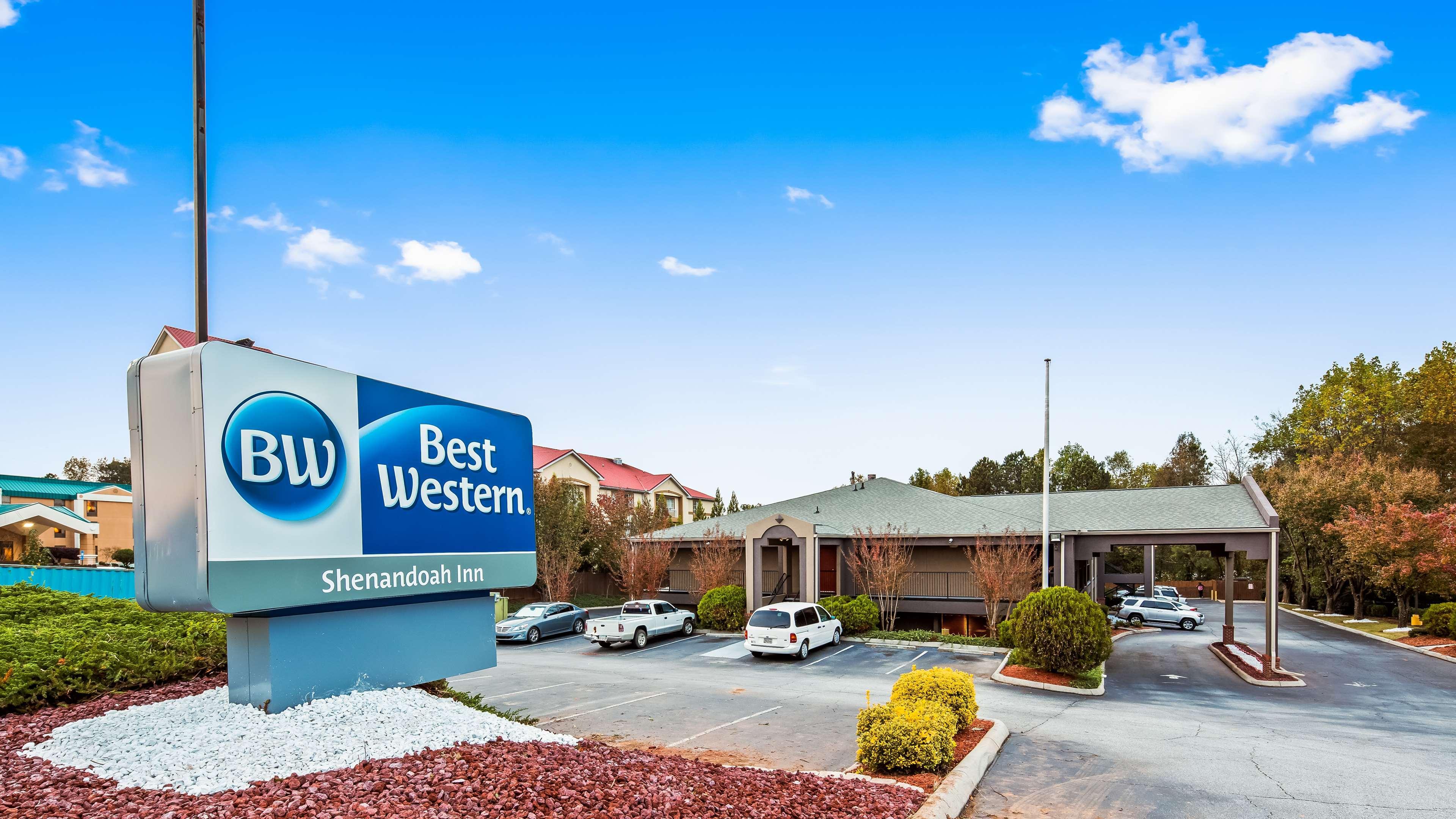 Best Western Shenandoah Inn Нюнан Екстериор снимка