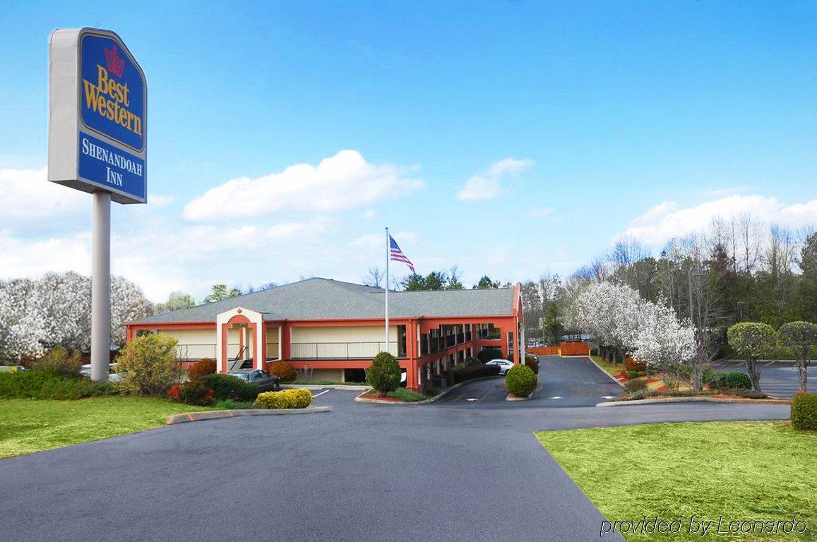 Best Western Shenandoah Inn Нюнан Екстериор снимка