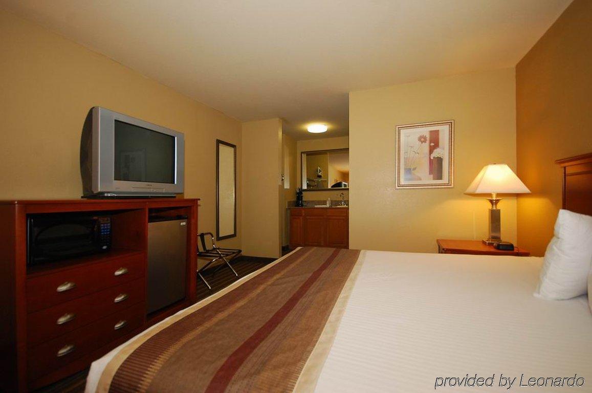 Best Western Shenandoah Inn Нюнан Стая снимка