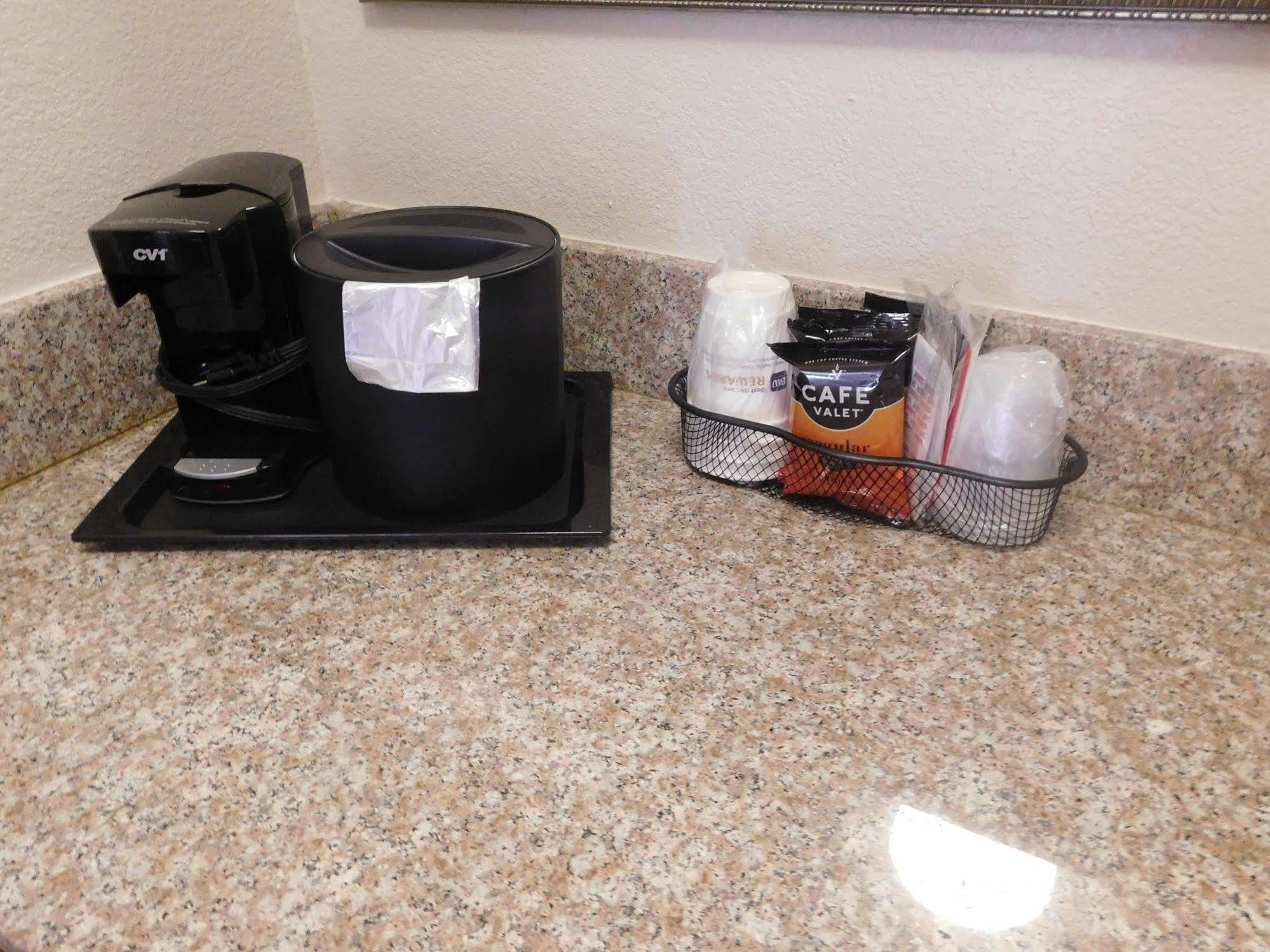 Best Western Shenandoah Inn Нюнан Екстериор снимка