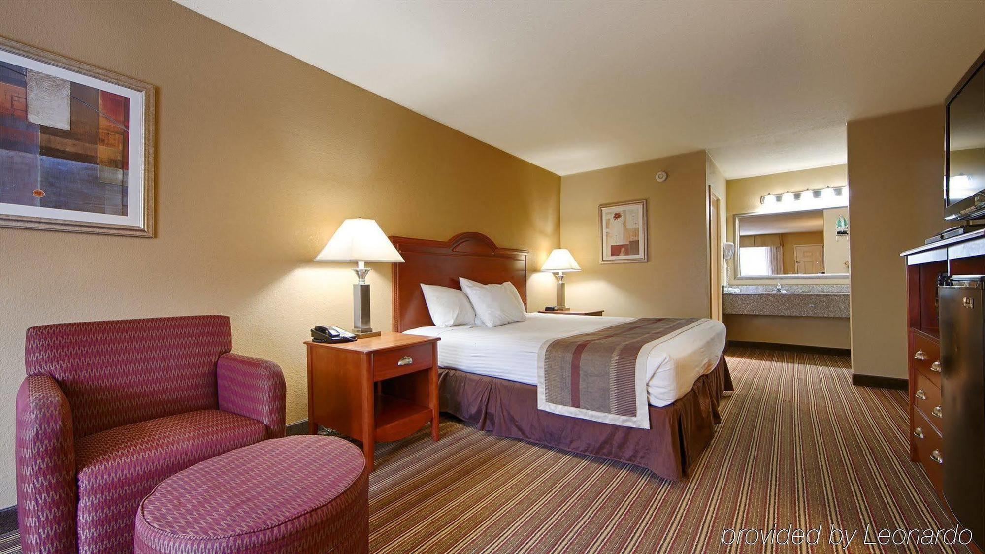 Best Western Shenandoah Inn Нюнан Екстериор снимка