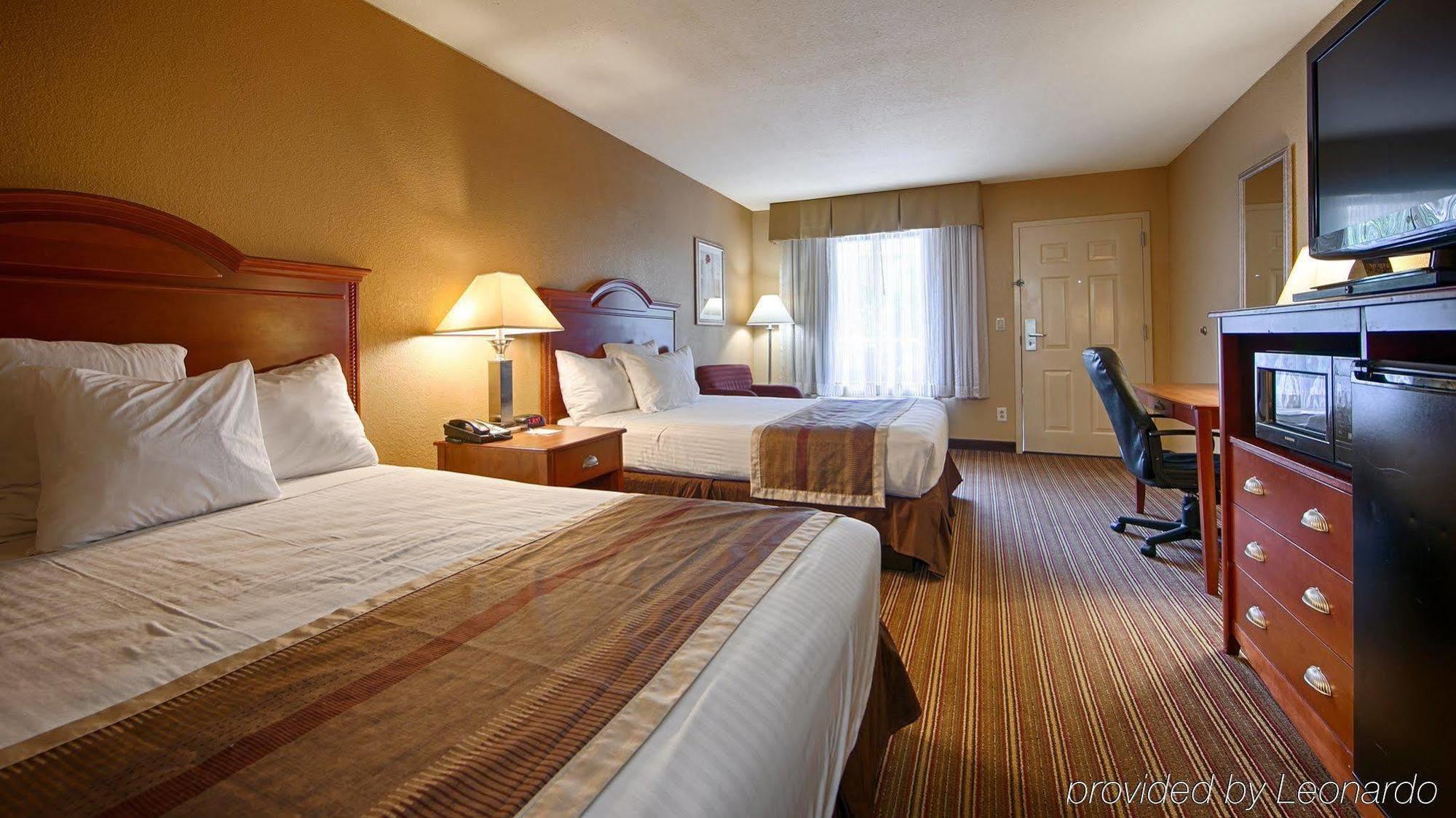 Best Western Shenandoah Inn Нюнан Екстериор снимка